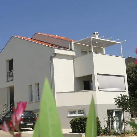 Gostinjska kuća 2a Petrcane