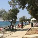2a 3* بيتريتْشاني